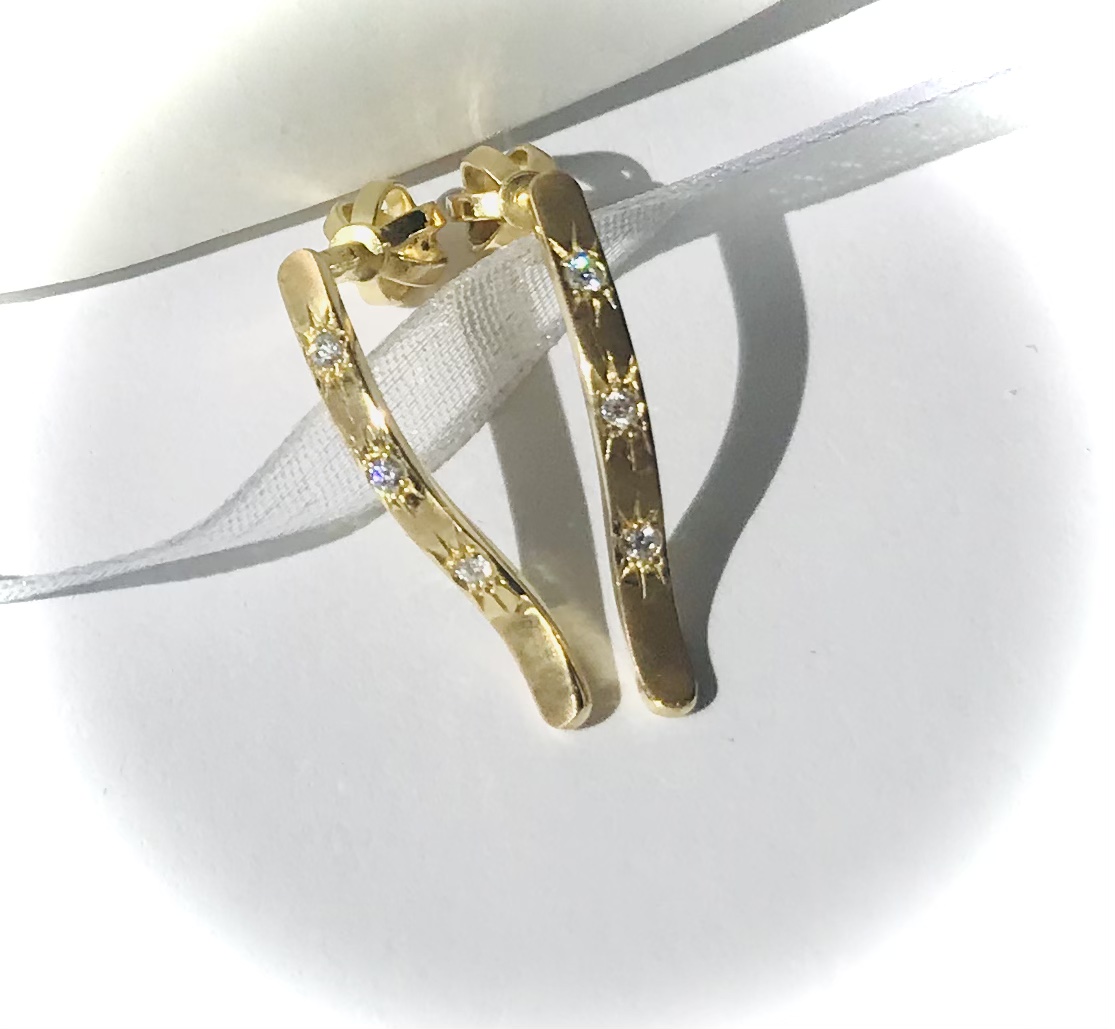 Náušnice s diamantom, zlato.Autorský šperk.